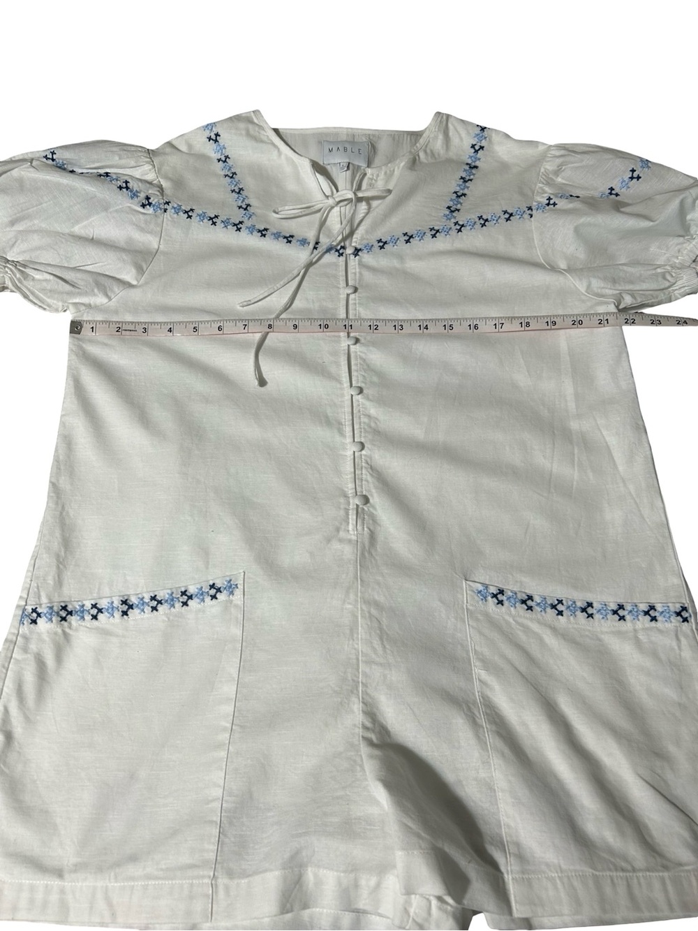 MABLE White Embroidered
Puff Sleeve
Romper Size L - Picture 6 of 9